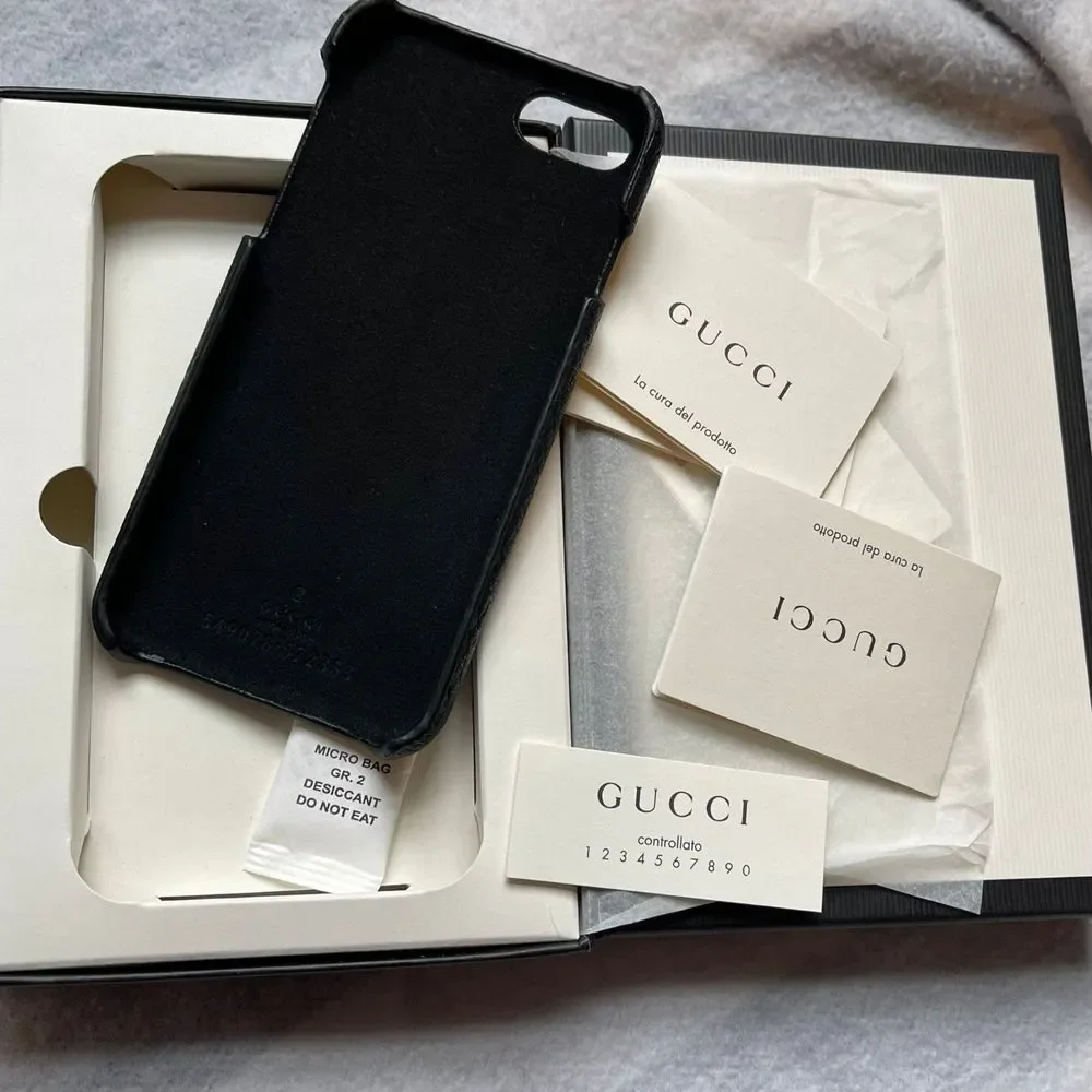 GUCCI iPhone 8 Textured Faux Leather Case in Black with Printed Logo NWT